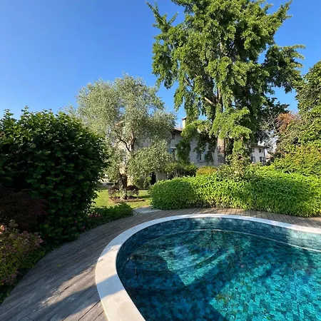 Boutique Gius La Damaglueck Bed & Breakfast